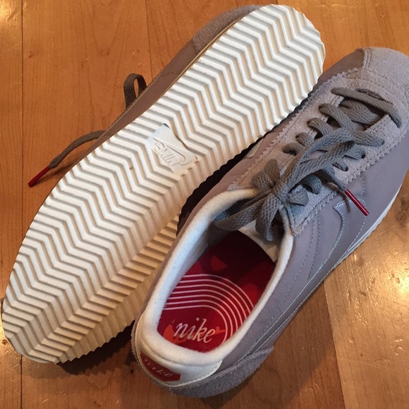 Nike Cortez Shoes - Picture 5 of 6